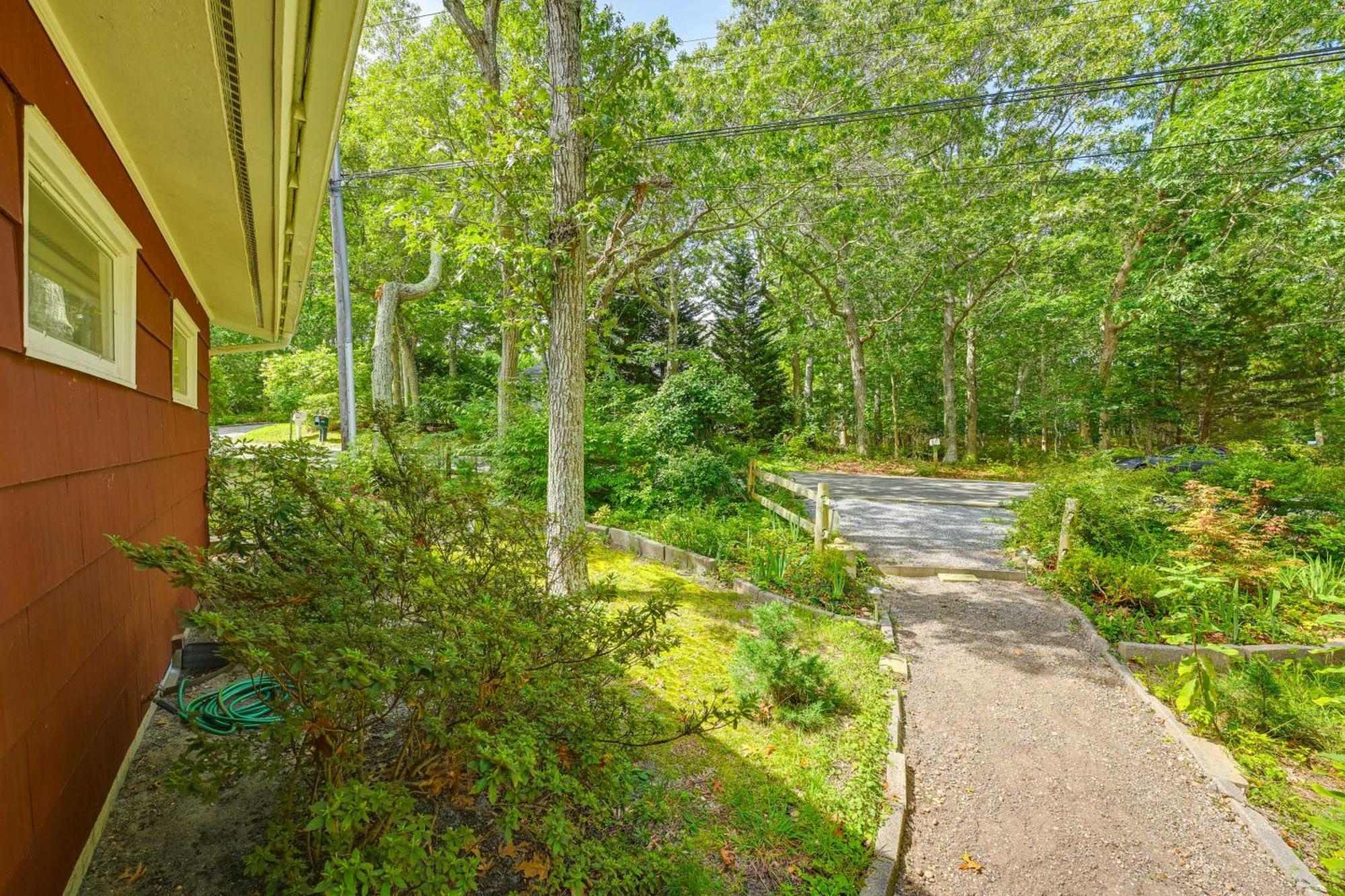 Home In Long Island Wine Country - Walk To Beach! Cutchogue Bagian luar foto