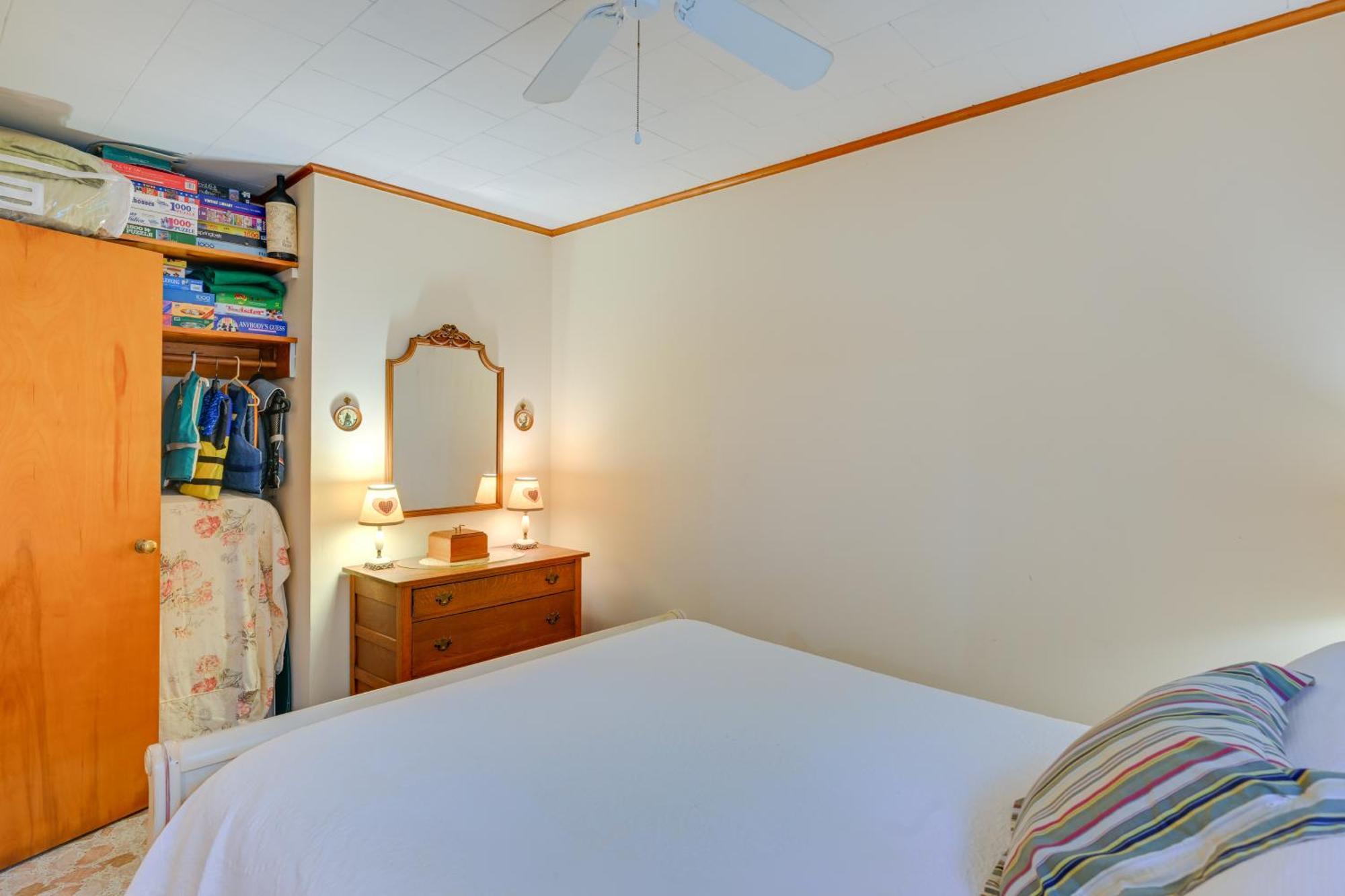 Home In Long Island Wine Country - Walk To Beach! Cutchogue Bagian luar foto