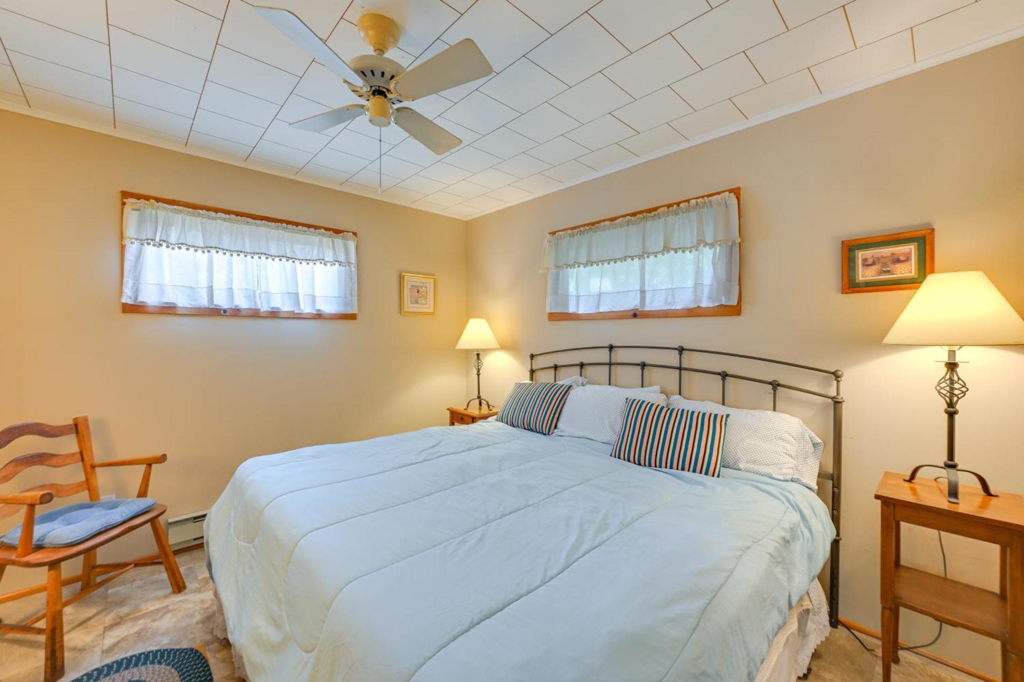 Home In Long Island Wine Country - Walk To Beach! Cutchogue Bagian luar foto