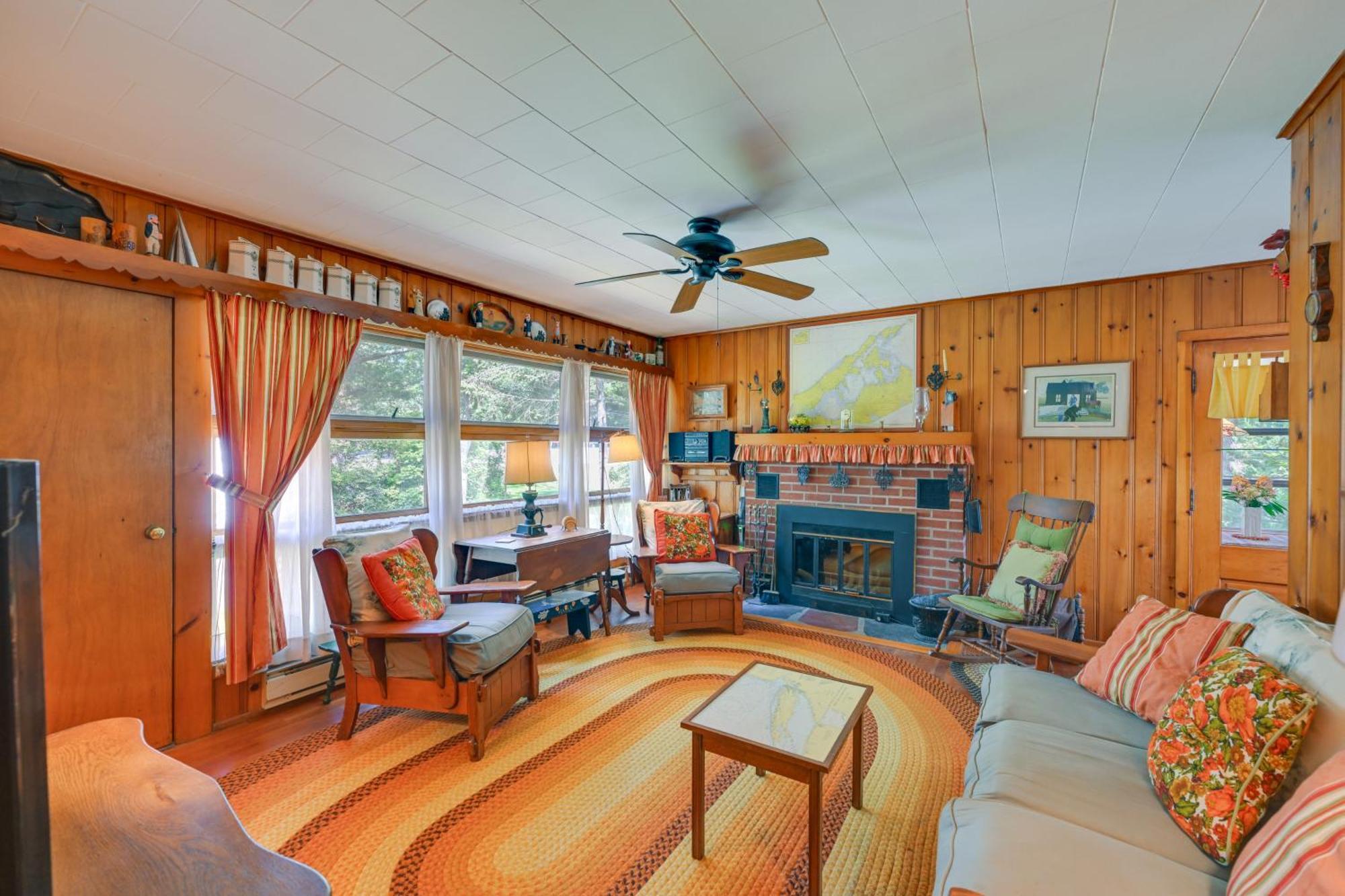 Home In Long Island Wine Country - Walk To Beach! Cutchogue Bagian luar foto